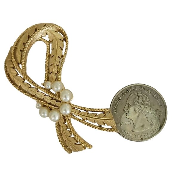 Trifari Crown Over T Gold Tone Faux Pearl Ribbon Leaf Design Brooch, Signed K48 - Picture 7 of 9